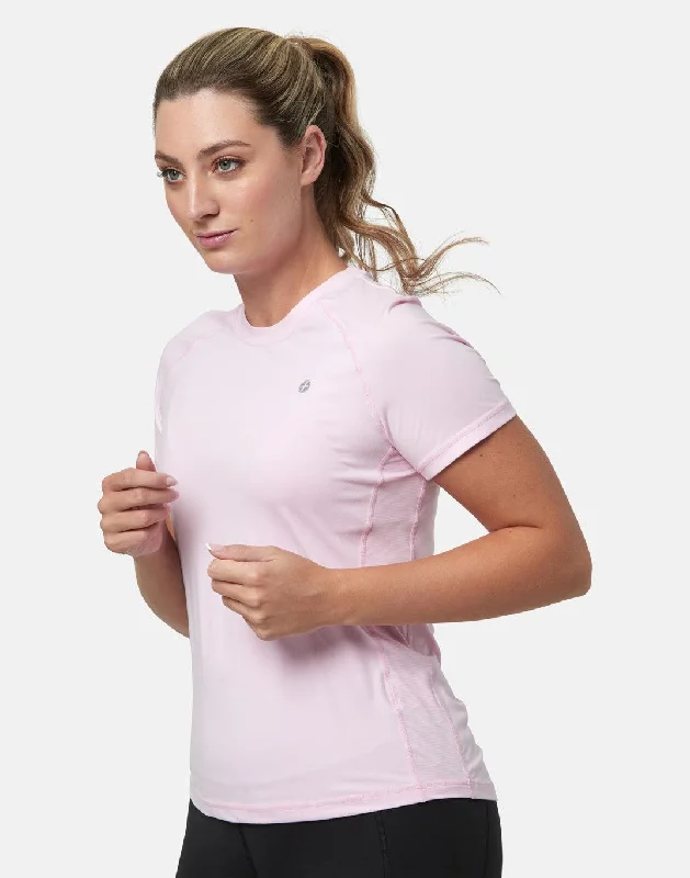 Yoga Tops for Full Range of Motion -Relentless Tee in Baby Pink