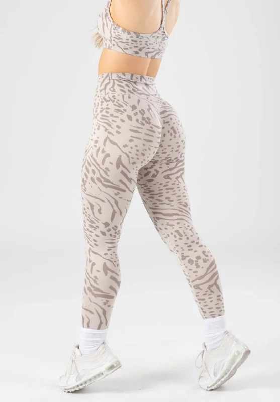 Soft Yoga Pants for Deep Poses -Reluna Original Sculptseam™ Legging Snow Leopard