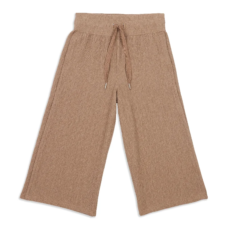 Supportive and Stylish Yoga Pants -Retreat Yourself Crop - Resale