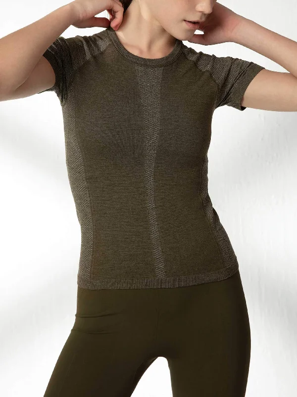 Yoga Tops for Flexibility and Support -Seamless Active T-Shirt