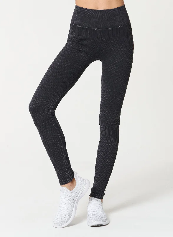 Stretchable Yoga Shorts for Poses and Movement -Shapeshifter 7/8 Legging