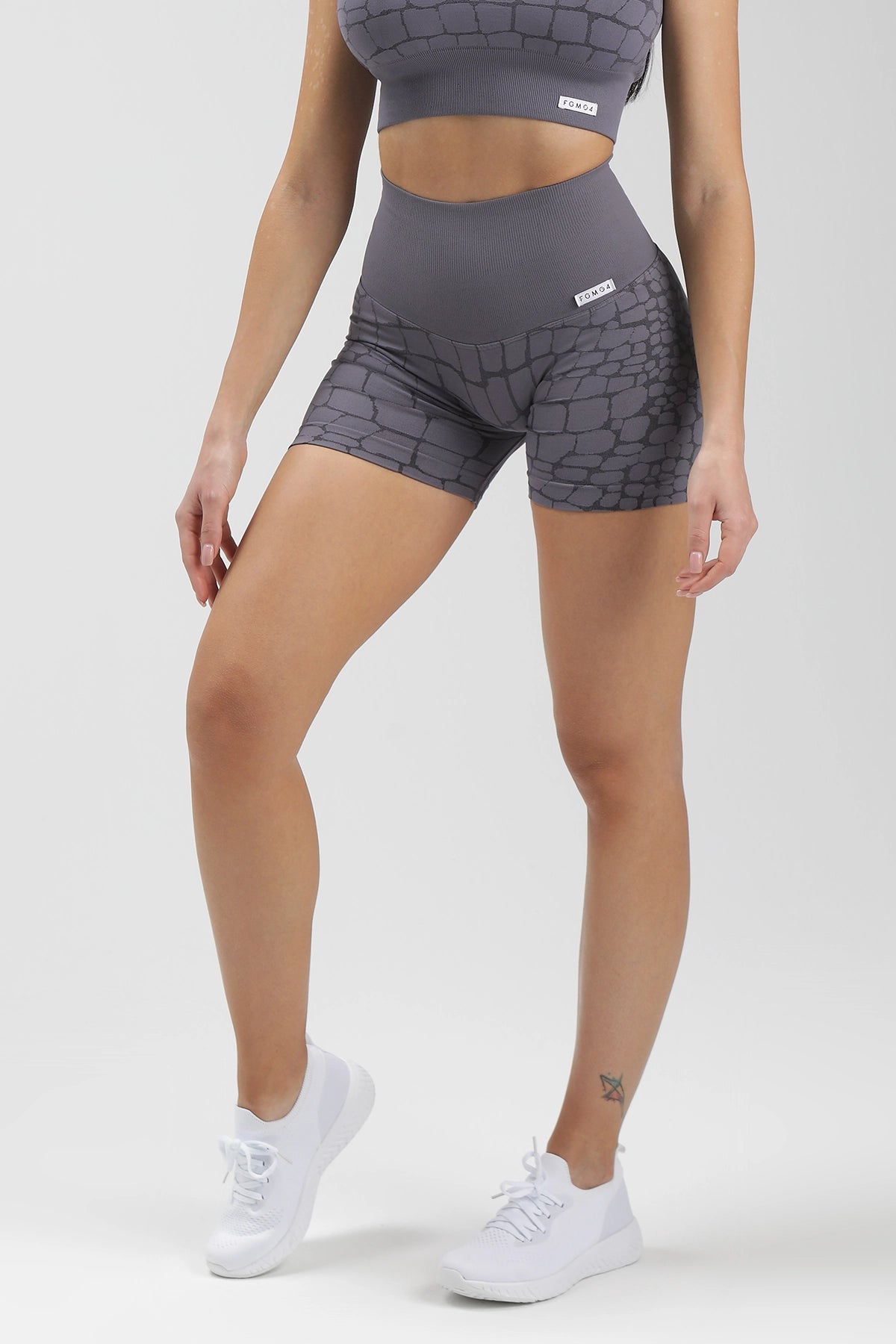 Yoga Shorts for High-Energy Workouts -Shorts All-up Cocco Grigio Ira