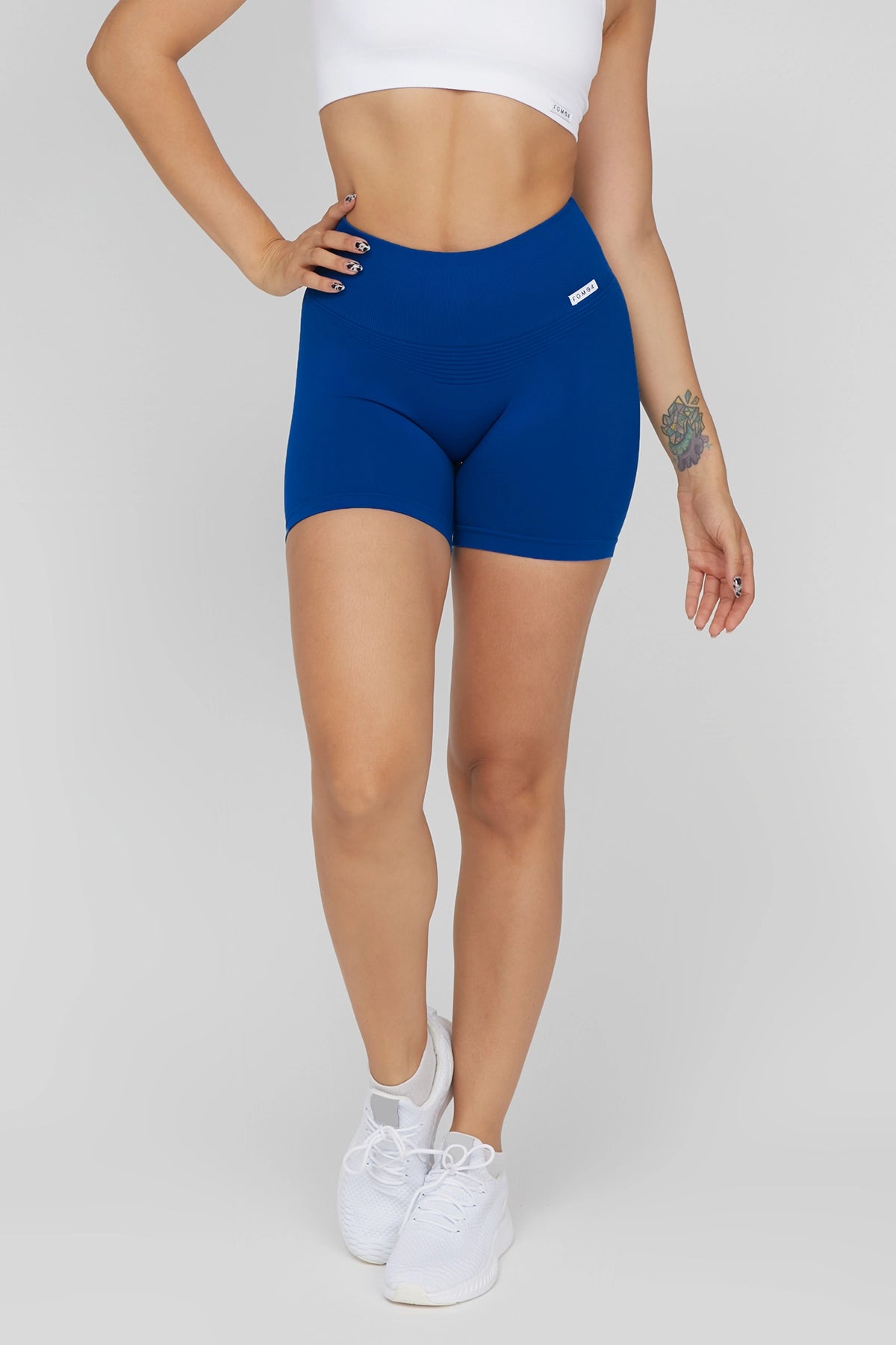 Yoga Shorts for Flexibility and Support -Shorts Confidence Blu Accidia