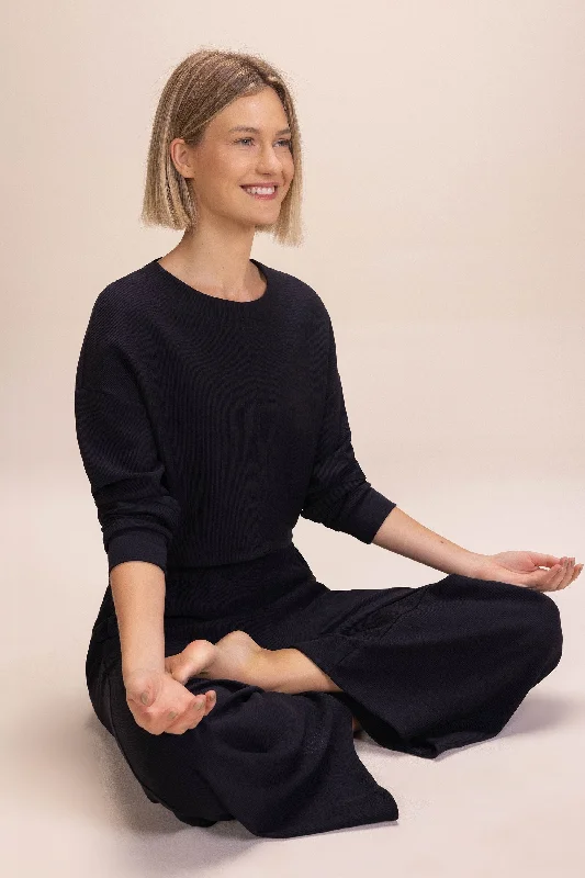 Soft and Comfortable Yoga Tops for Women -Sleek Sweatshirt