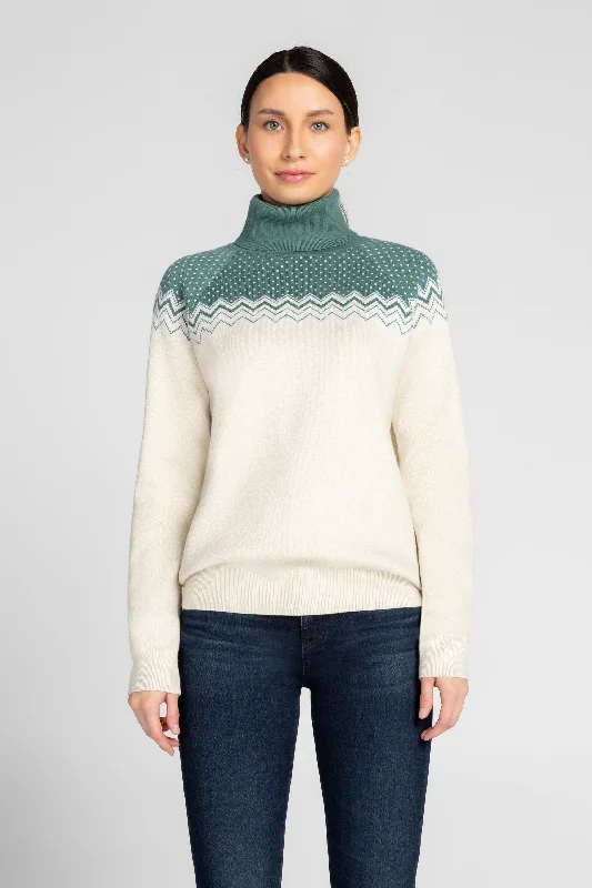 Athletic Yoga Tops for Fitness -SnowCuddle Après-Ski  Turtleneck Sweater