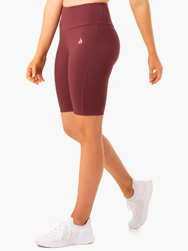 Soft Yoga Shorts for Yoga Poses and Practice -Staples Scrunch Bum Bike Shorts - Burgundy Soft Yoga Shorts for Yoga Poses and Practice -Staples Scrunch Bum Bike Shorts - Burgundy