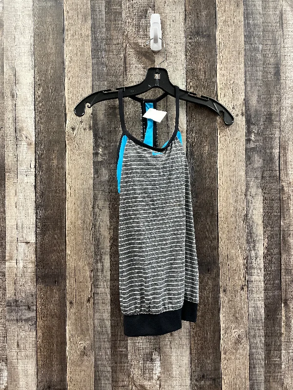 Soft Yoga Tops for Maximum Comfort -Striped Pattern Athletic Tank Top Nike, Size S