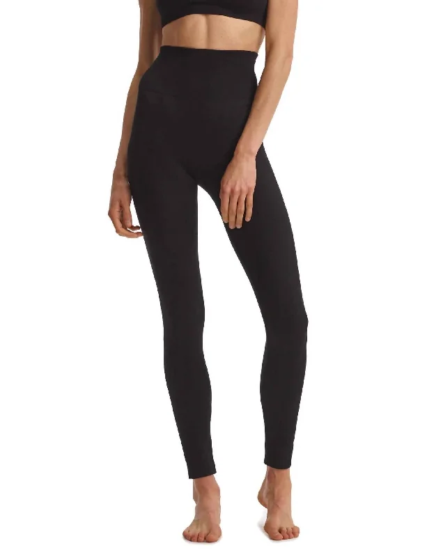 Performance Yoga Shorts for Active Women -Studio Rib Legging In Black