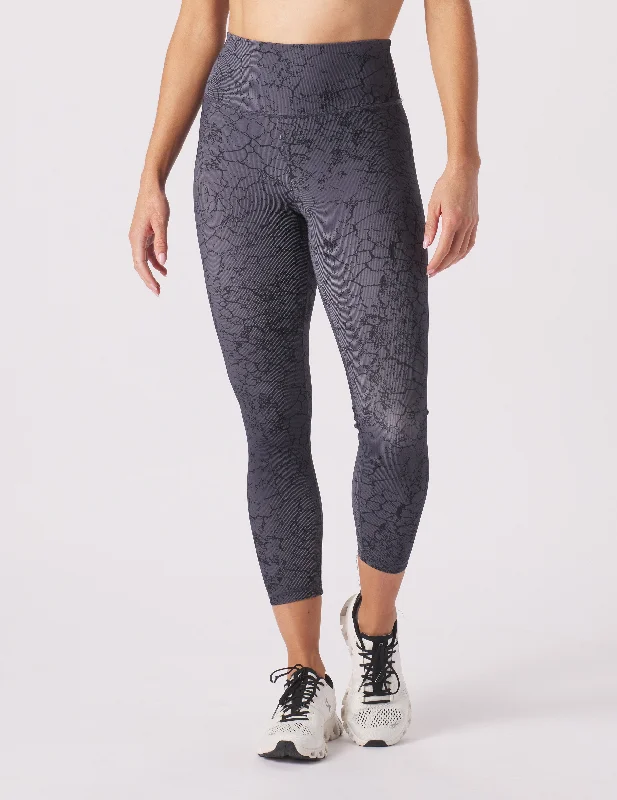 Yoga Pants for Ease of Movement -Sultry 7/8 Legging: Black Dryland