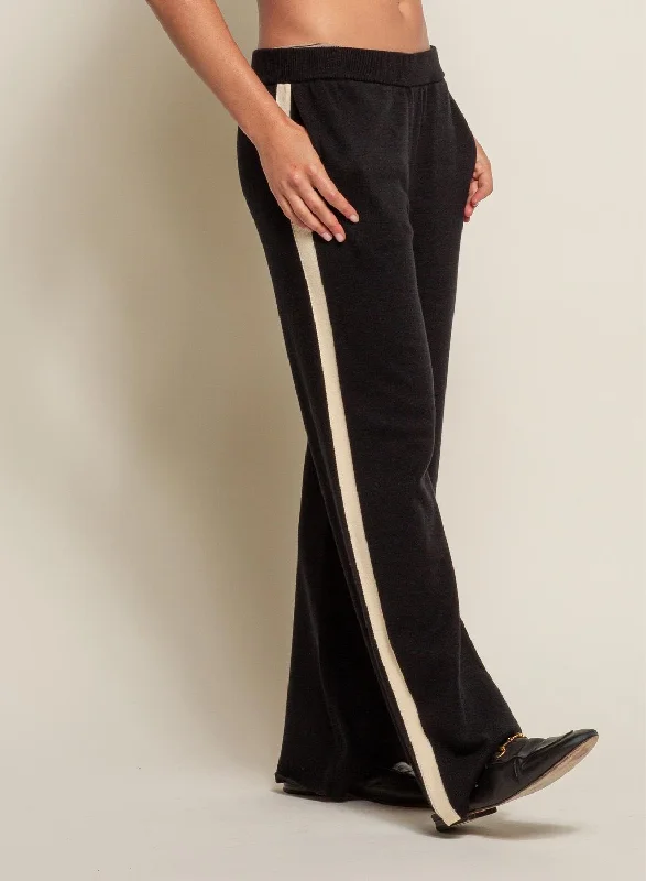 Yoga Shorts for Flexible Movement -Sweater Pants In Black