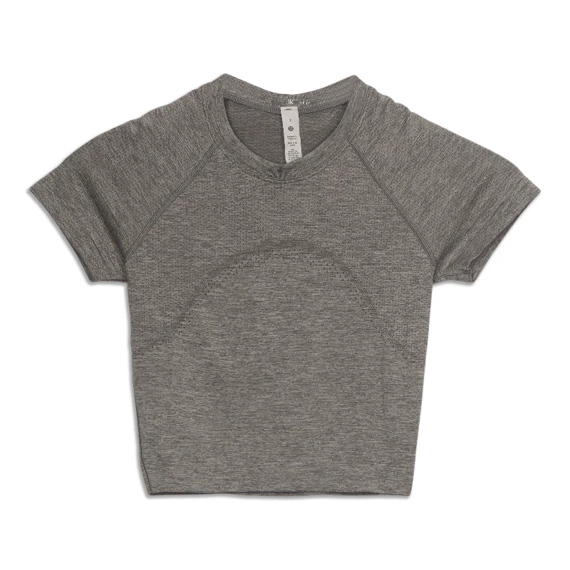 Comfortable and Stylish Yoga Tops for Women -Swiftly Tech Cropped Short-Sleeve Shirt 2.0 - Resale
