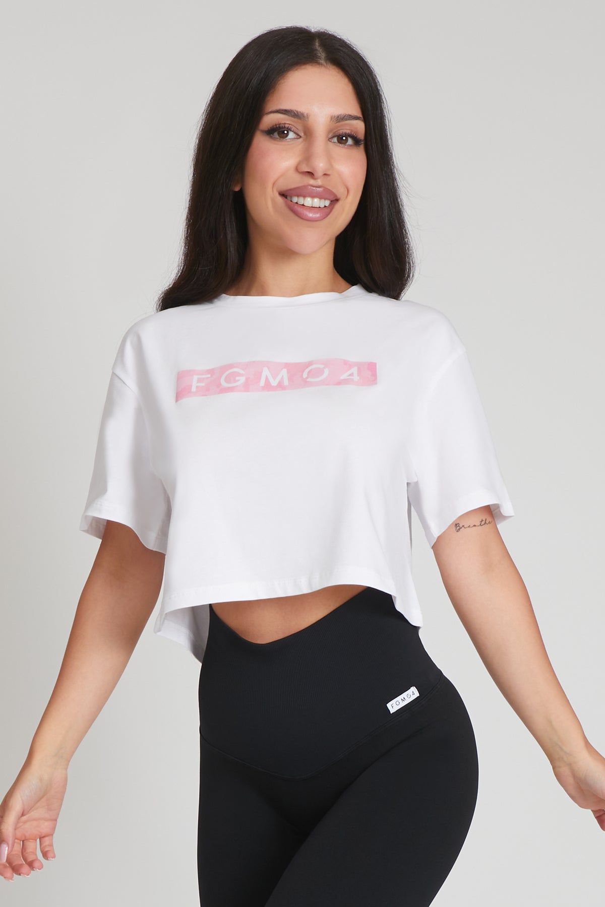 Breathable Yoga Tops for Active Yoga -T-Shirt Crop Fgm04 Ikonic Stampa Mimetico Rosa