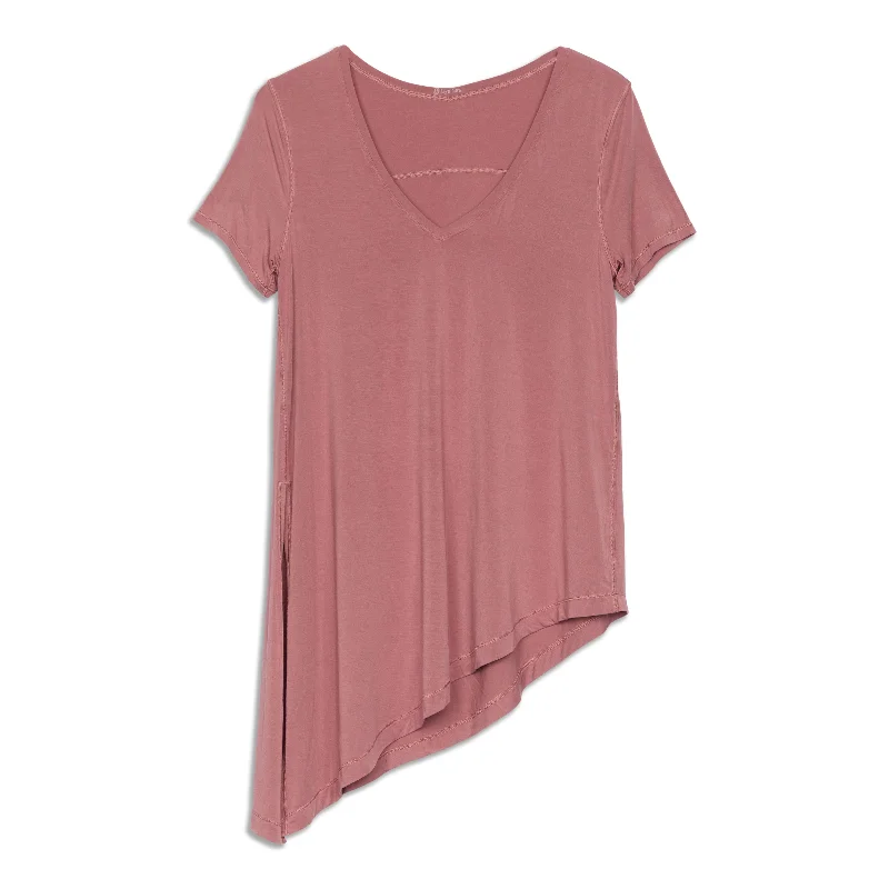 Best Yoga Tops for Comfort -To The Point Tee - Resale