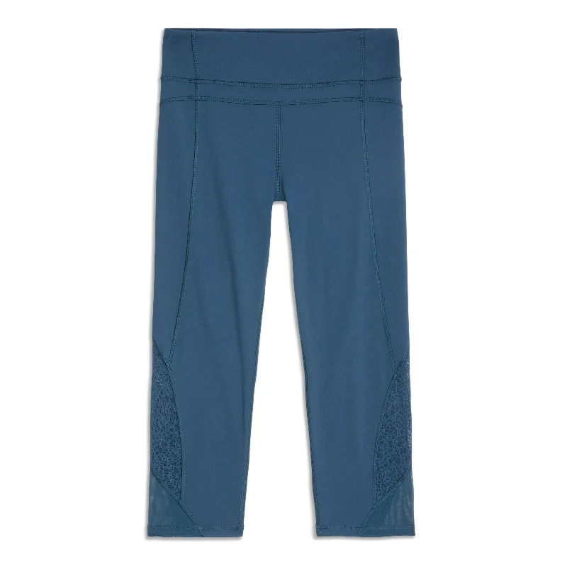 Comfortable Full Coverage Yoga Pants -Twist And Train Crop - Resale
