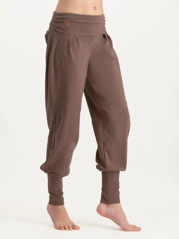 Ultra-Fit Yoga Pants for Full Range of Motion -Urban Goddess Dakini Yoga Pants - Clay Ultra-Fit Yoga Pants for Full Range of Motion -Urban Goddess Dakini Yoga Pants - Clay