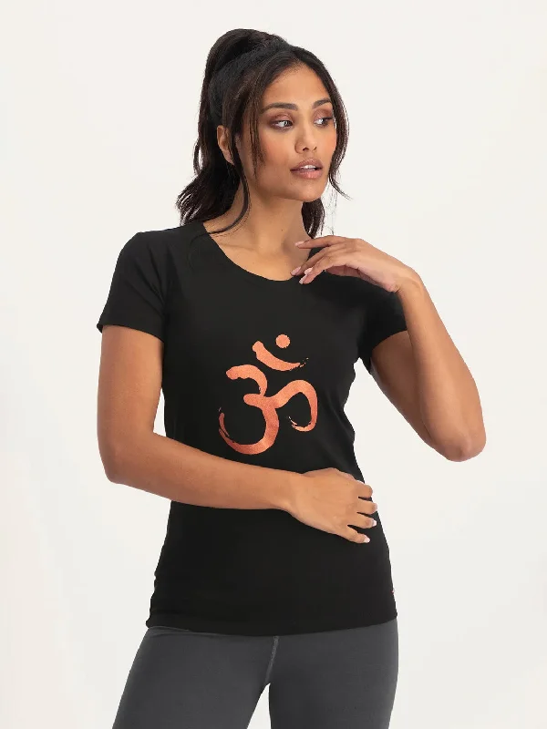 High-Waisted Yoga Tops -Urban Goddess OM Core Yoga Tee - Onyx Black