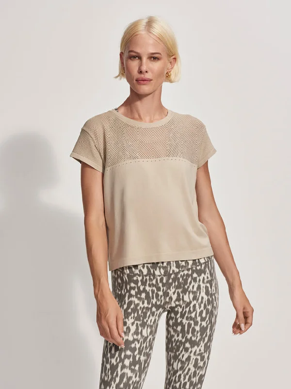 Loose-Fitting Yoga Tops -Varley Calloway Boxy Tee - Cashmere Stone