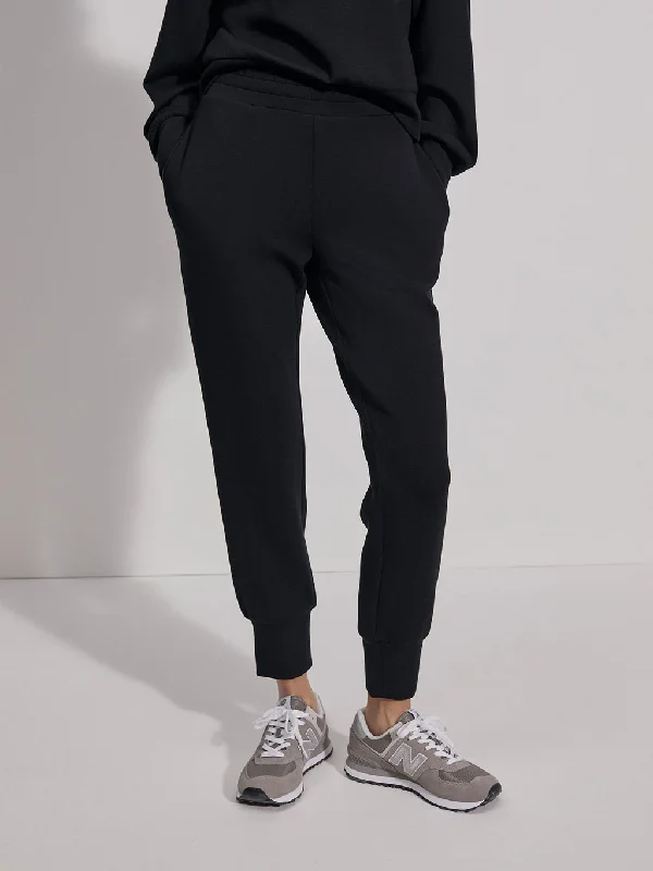 Comfortable Yoga Pants for All Types of Practice -Varley The Slim Cuff Pant 25 - Black Comfortable Yoga Pants for All Types of Practice -Varley The Slim Cuff Pant 25 - Black