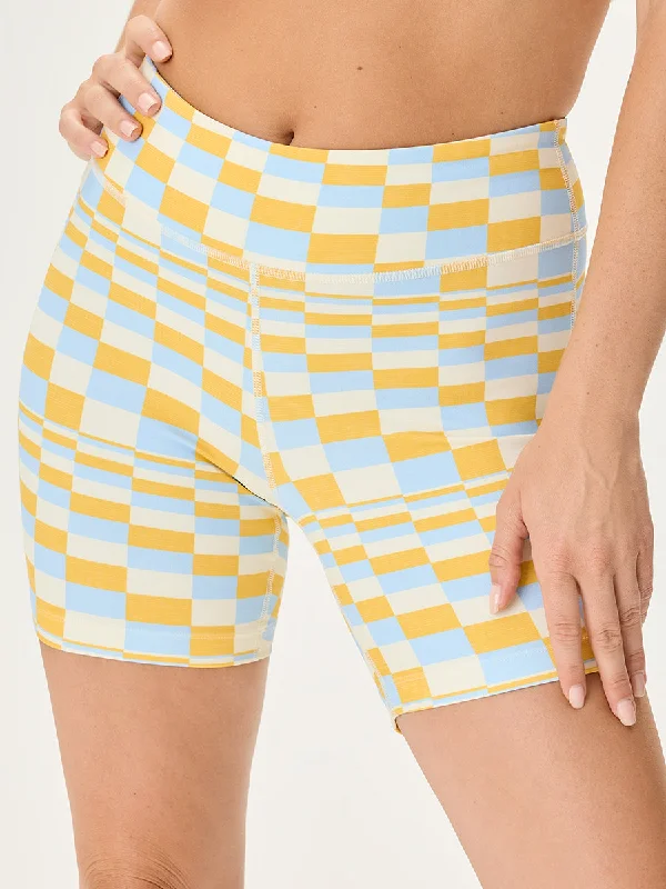Yoga Shorts for Smooth Flexibility -TechSweat™ 6" Short