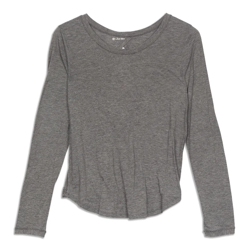 Yoga Tops for Comfortable Stretching and Posing -Wild Twist Long Sleeve Shirt - Resale Yoga Tops for Comfortable Stretching and Posing -Wild Twist Long Sleeve Shirt - Resale
