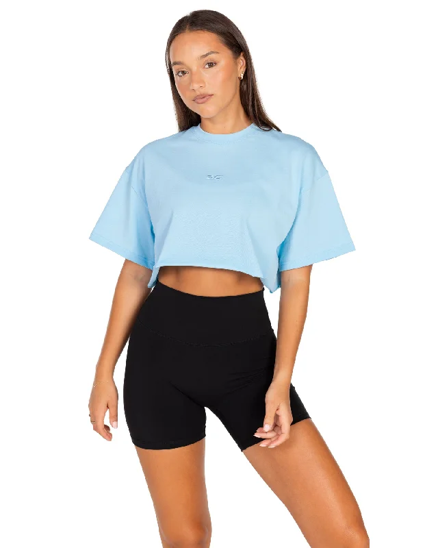 Stylish Yoga Tops for Workout Wear -Women's Classic Cropped Tee - Sky Blue