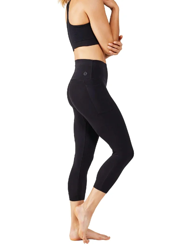 Yoga Shorts for Fitness and Mobility -Women's Crop Leggings In Black
