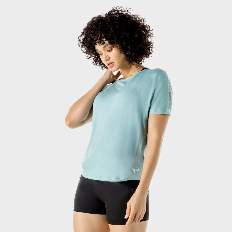 Seamless Yoga Tops for Flexibility -Women's Fitness - Oversized Tee - Basil