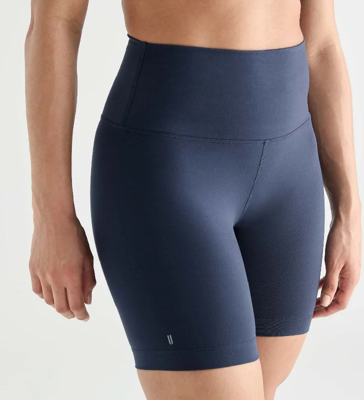 Yoga Shorts for Stretch and Endurance -Women's High-Rise Matte Short 6"