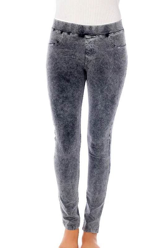 Premium Yoga Shorts for Flexibility Training -Women's Straight Leg Jegging In Charcoal Premium Yoga Shorts for Flexibility Training -Women's Straight Leg Jegging In Charcoal
