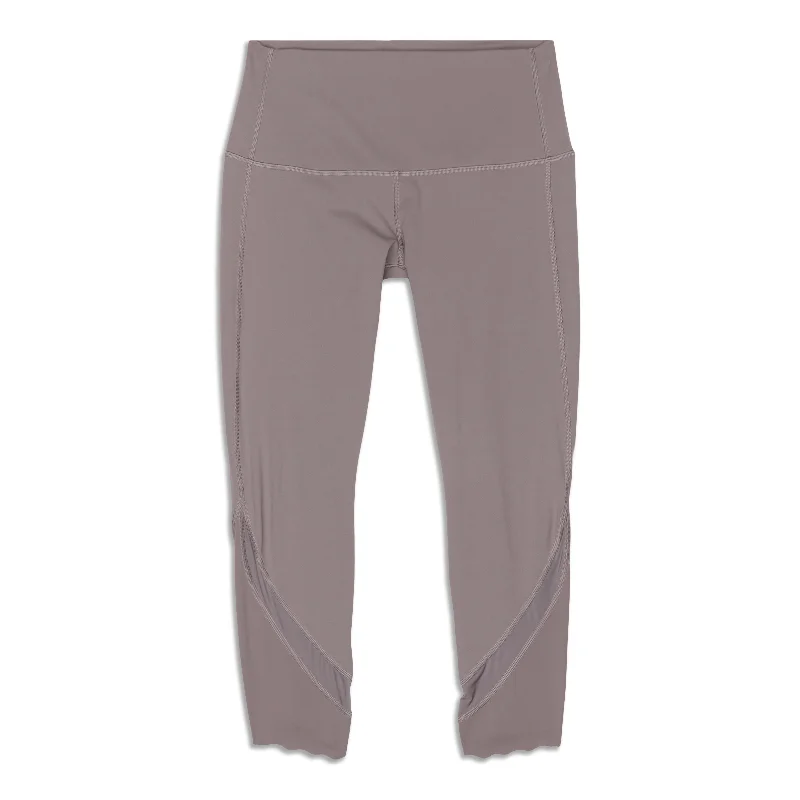 Yoga Pants for Home Practice -Wunder Under High Rise Crop Scallop - Resale