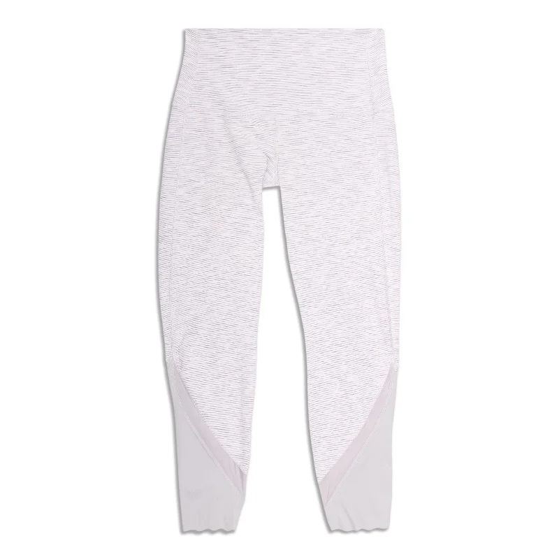 Ultra Comfortable Yoga Pants -Wunder Under Scalloped Hem High-Rise Crop - Resale