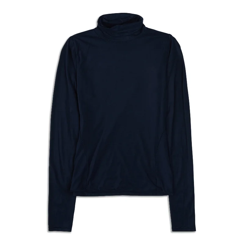 Yoga Tops for Stretch and Flexibility -Wundermost Ultra-Soft Long-Sleeve Turtleneck - Resale