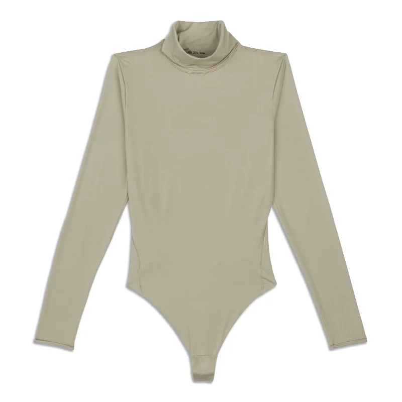 Yoga Tops for Support and Comfort in Class -Wundermost Ultra-Soft Turtleneck Bodysuit - Resale