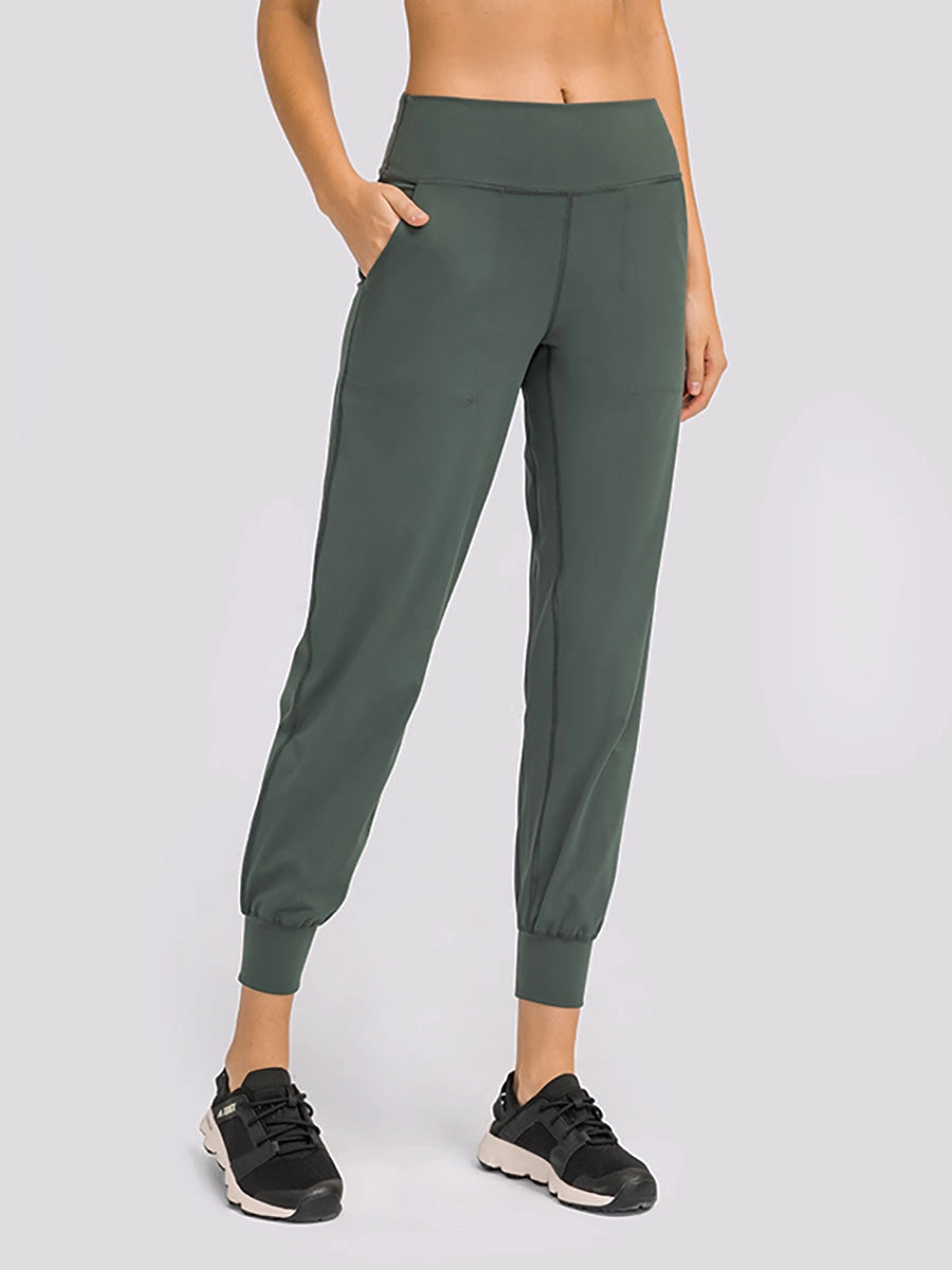Stylish Yoga Pants for Better Movement -The Zoom Pant in Evergreen