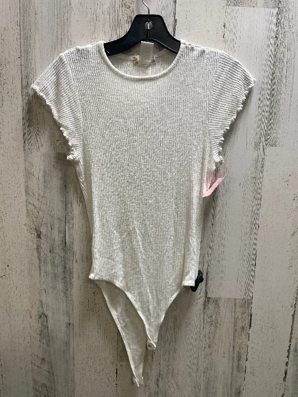 All-Season Yoga Sets -Bodysuit By Altard State In White, Size: S