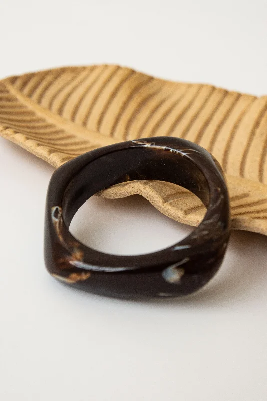 Elegant Bangles for Women with Precious Stones-RESIN BRACELET // BROWN