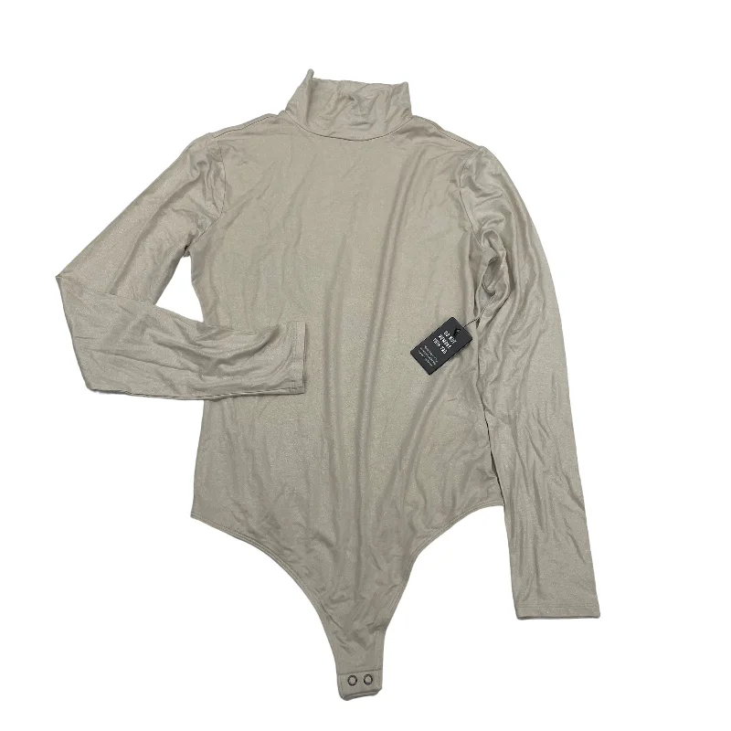 Comfortable Set for Yoga Practice -CREAM BODYSUIT by EXPRESS Size:M