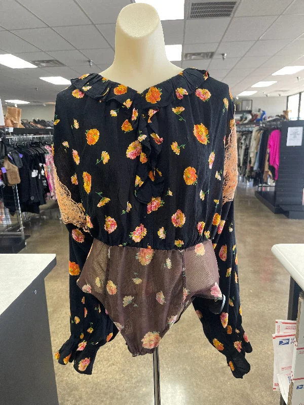 Yoga Set for Flexibility and Comfort -Floral Print Bodysuit Free People, Size M