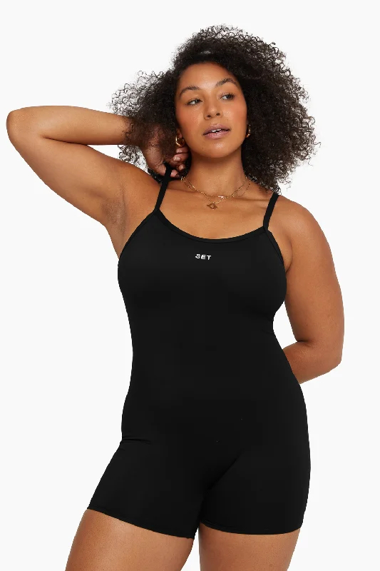 Yoga Set for Stretch and Strength -SPORTBODY® SCOOP SHORTYSUIT - ONYX
